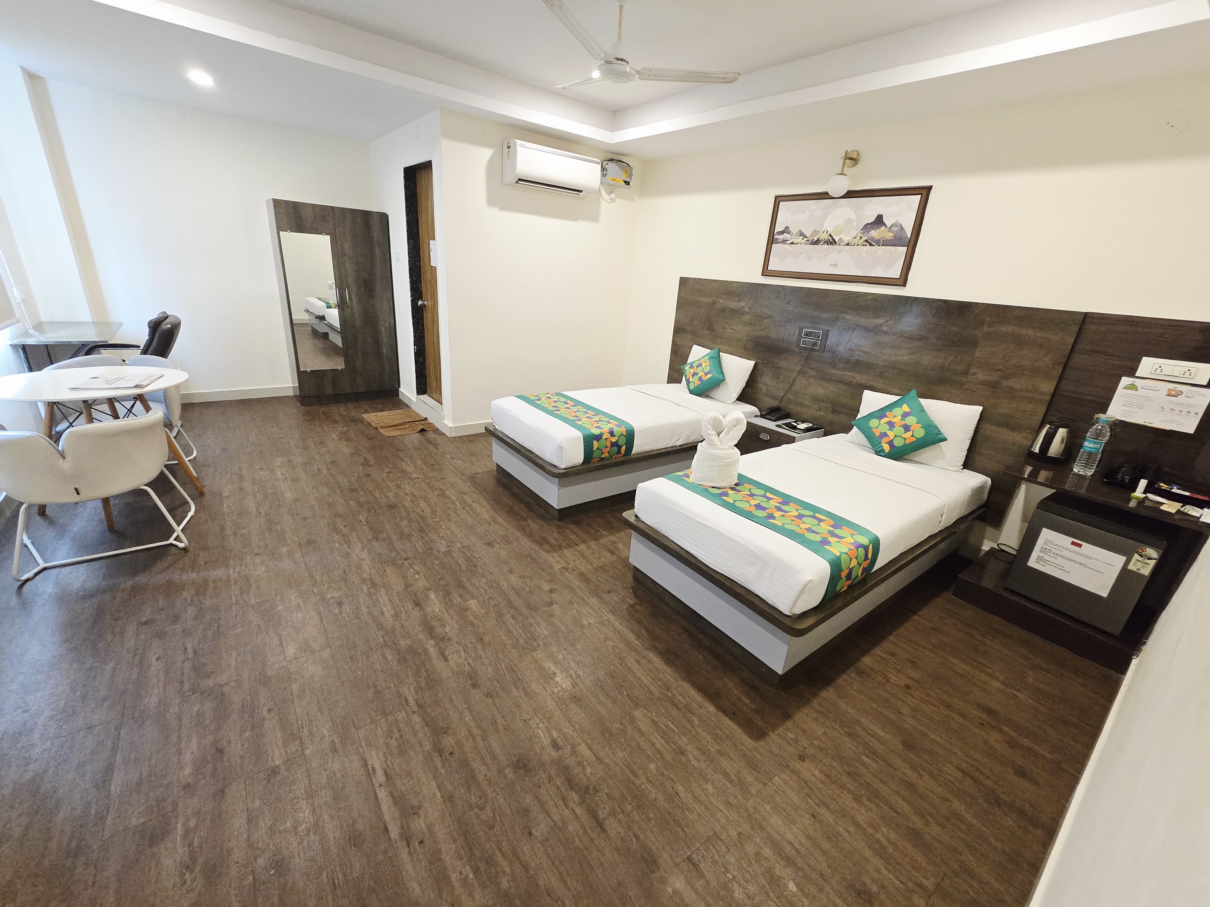 Mahogany Twin Room
