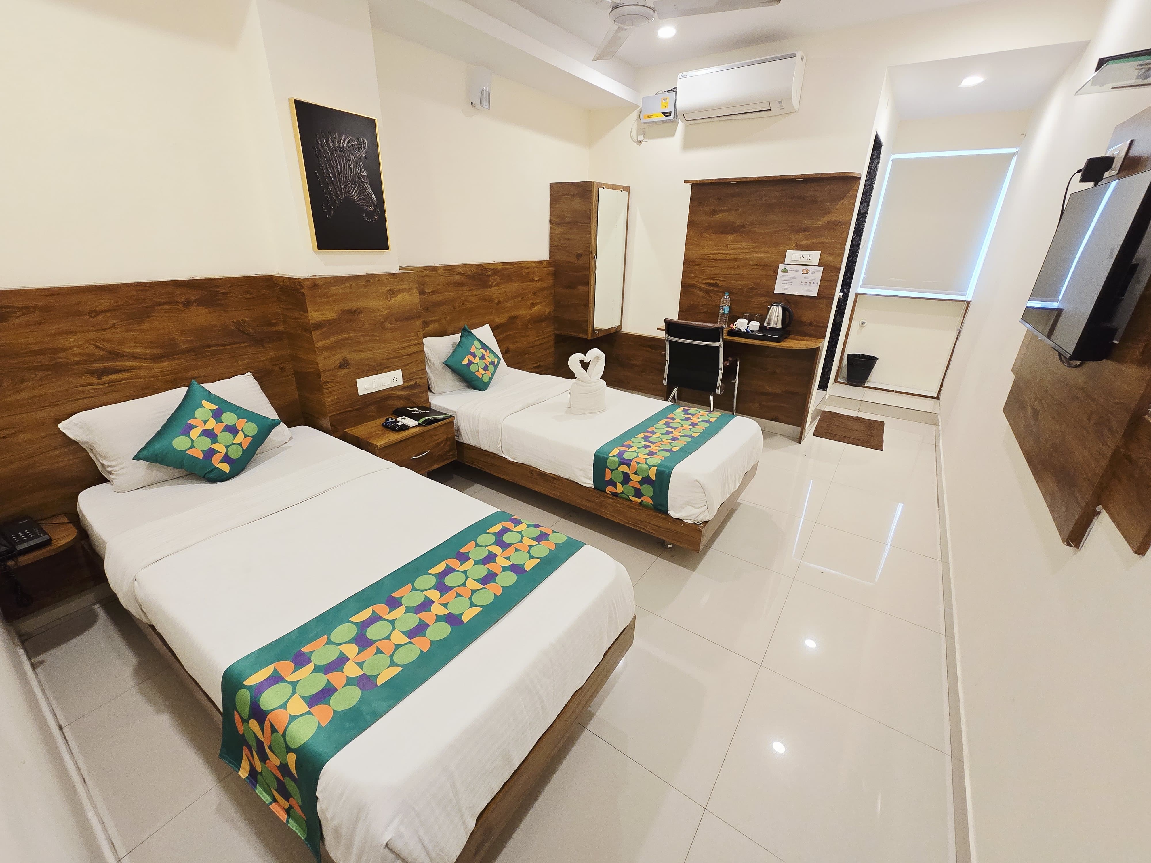 Maple Twin Bed Room